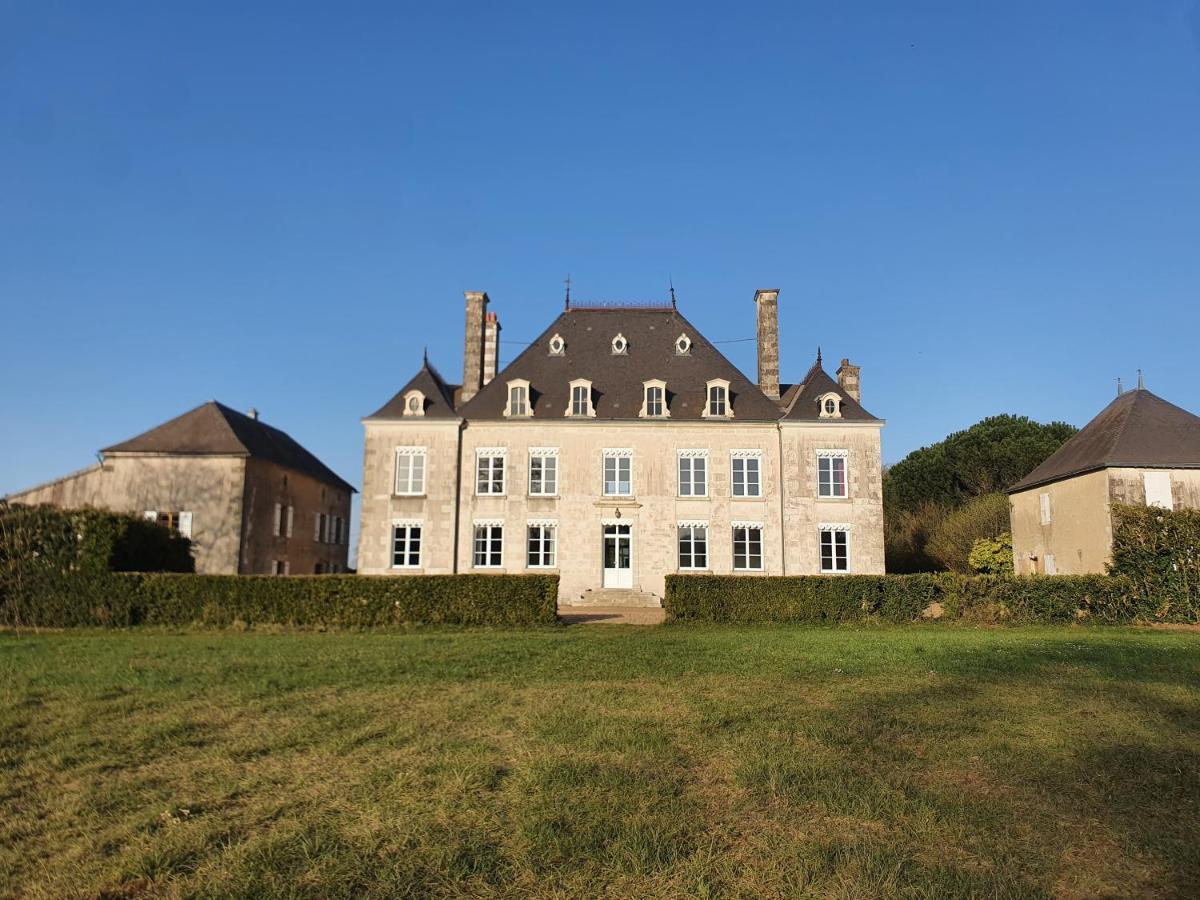 Bed and Breakfast Domaine De La Briouse Sanxay Zewnętrze zdjęcie